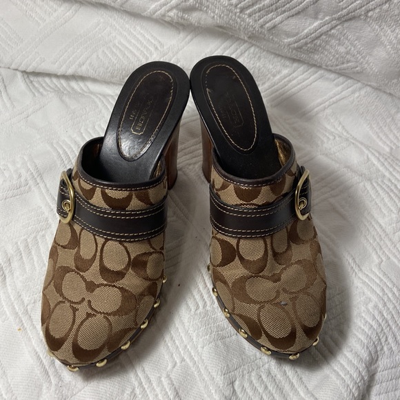 Coach Willow Signature Monogram Mule Clogs - Picture 3 of 11